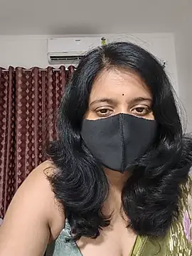 Cute-Maanvi webcam