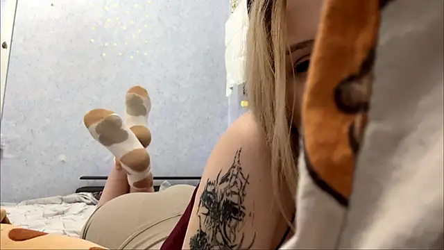 MandiKnife webcam