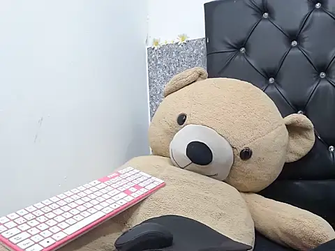 golden_lionx18 webcam
