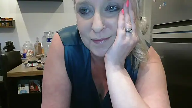 Cataleyaflowers69 webcam