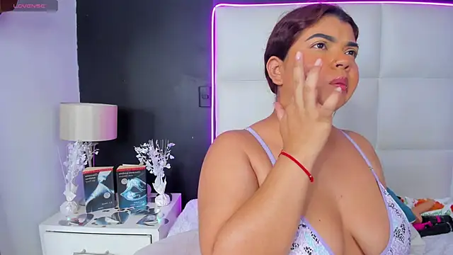 Gigi_duran webcam