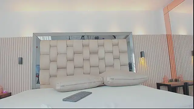 noah_pariss webcam