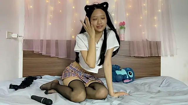 shy_pink_doll webcam