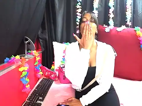 indiansexkitten23 live cam on StripChat