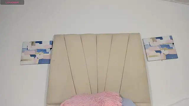 Sophia_Ebony live cam on StripChat