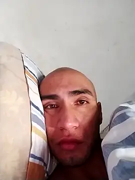 Leonelonfiremusic live cam on StripChat