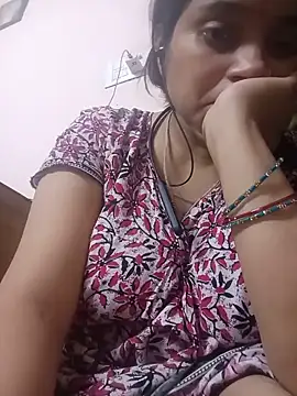 Meloni_71 live cam on StripChat