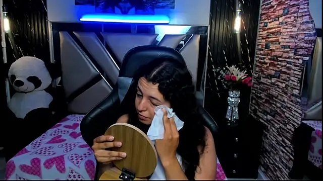 Tiffany_Ruubi webcam