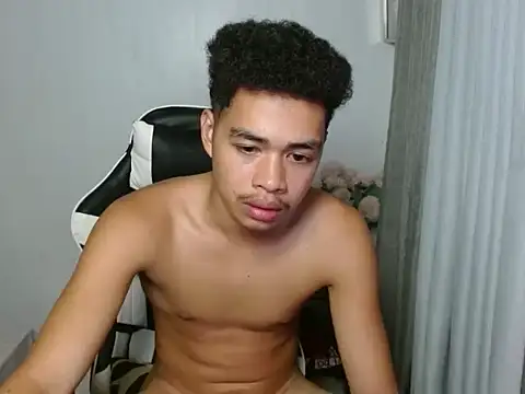 curlyasian_njxx webcam
