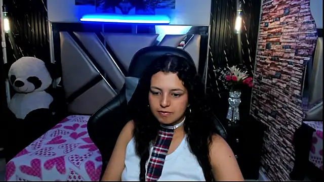 Tiffany_Ruubi webcam
