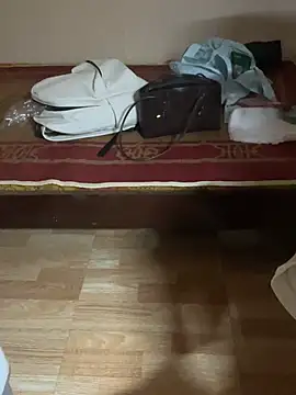 Mina048 webcam