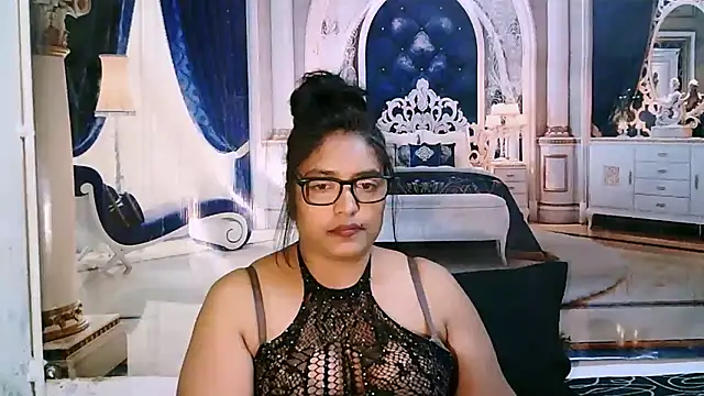 IndiaBlackPanther live cam on StripChat
