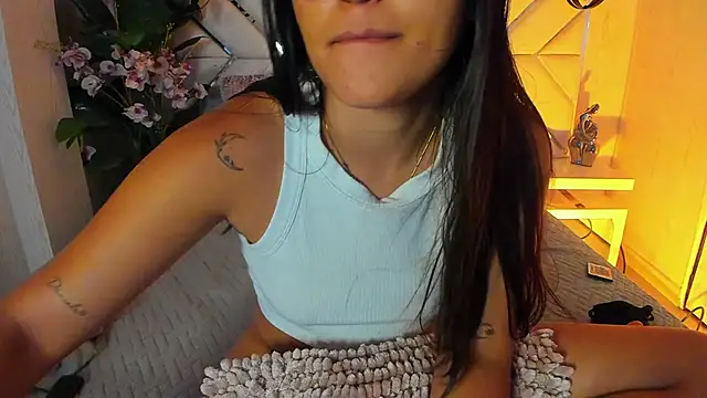 Janett_Moore webcam
