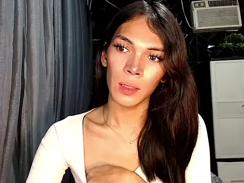 GORGEOUS_CARMEE webcam