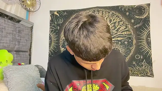 andy_belier23 (M twink) - lovense in my ass