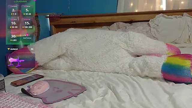 kittenkisses3 live cam on StripChat