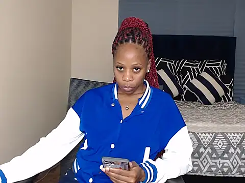 QUEENMANDYY webcam