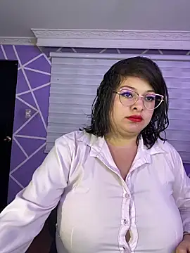 MiiaaJoness live cam on StripChat