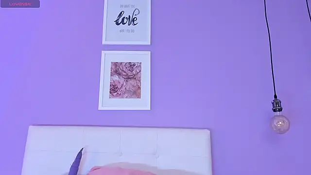Charlotte11-11 live cam on StripChat