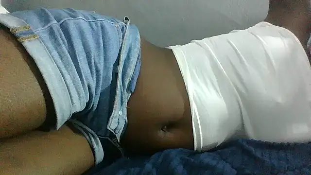 Hotbabe2345 live cam on StripChat