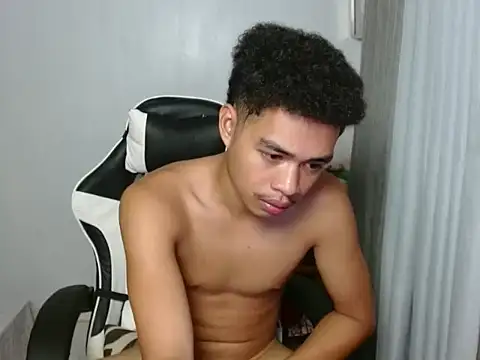 curlyasian_njxx webcam