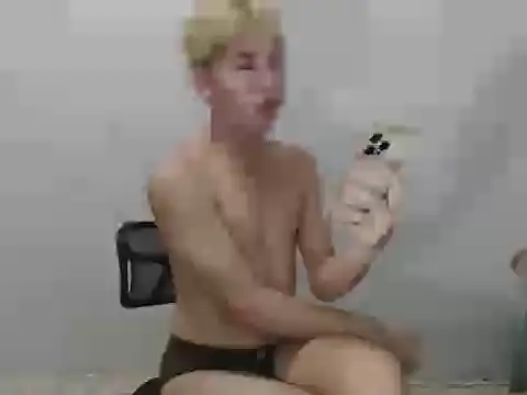 Urhotsilverboy webcam