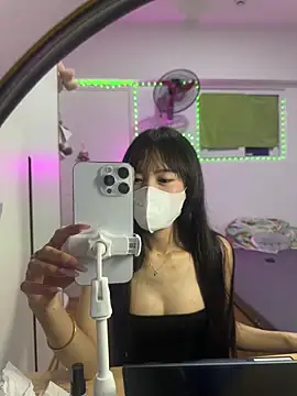 Lov3lily webcam
