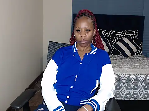 QUEENMANDYY webcam
