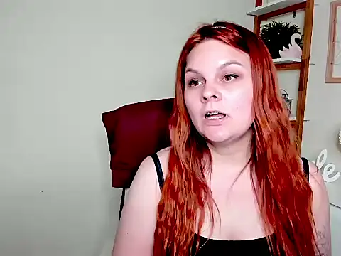 GingerKitten1 live cam on StripChat