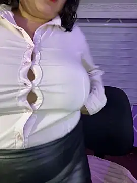 MiiaaJoness webcam