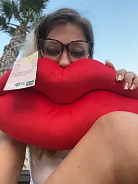 nikytax (F milf) - We heat up XOXO, we send it with the dil