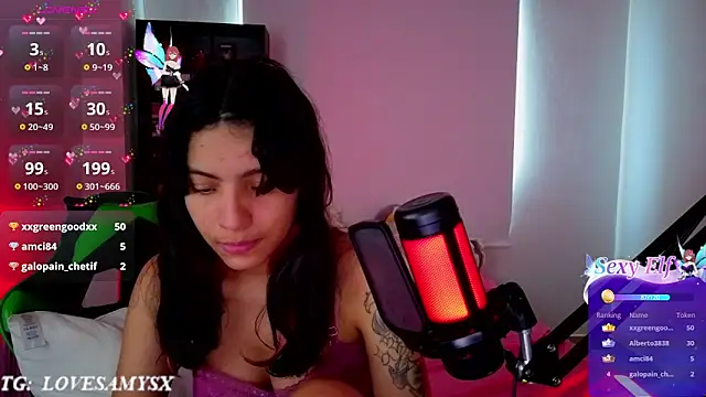 Lovelyamyy live cam on StripChat
