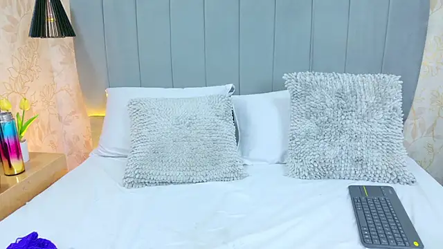 AnitaMore_ webcam