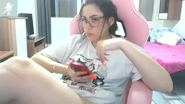 LovelyJulliette webcam