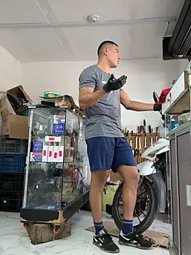 paul22cm- (Ask my age) - Caress my sexy body!!