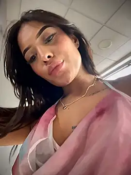 MystiqueXXX webcam