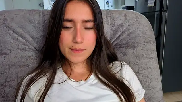 Adhara_Kitten webcam