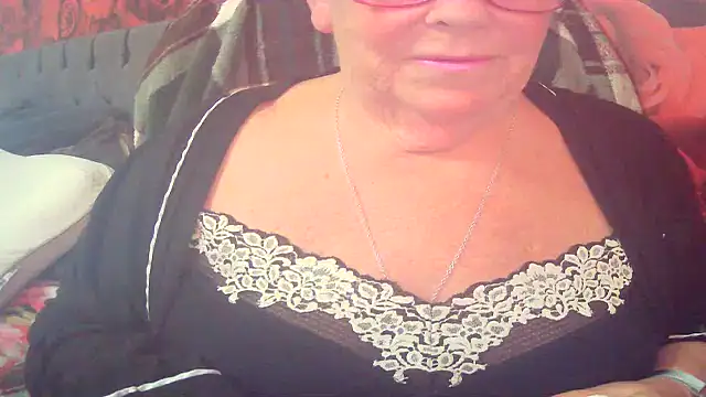 Playful_MILF_Demi webcam
