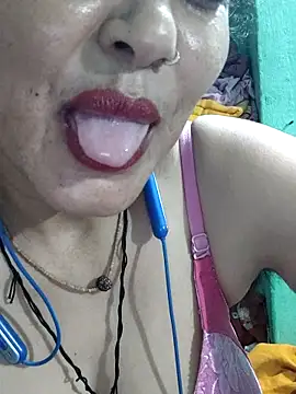 Piya-Naughty webcam