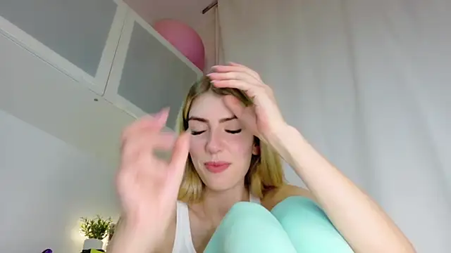 SoniaXOXO webcam
