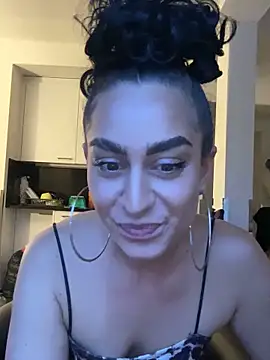 CurlyRouge webcam