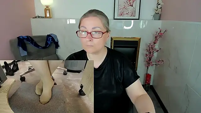 Alexandra_Kind webcam
