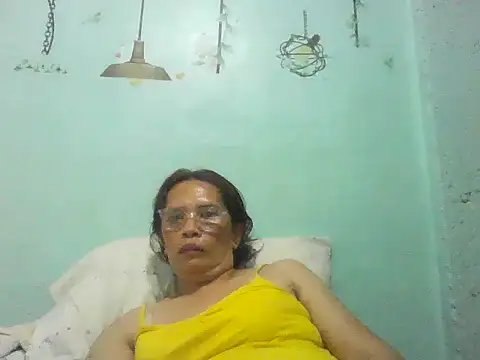 momshe2026 webcam