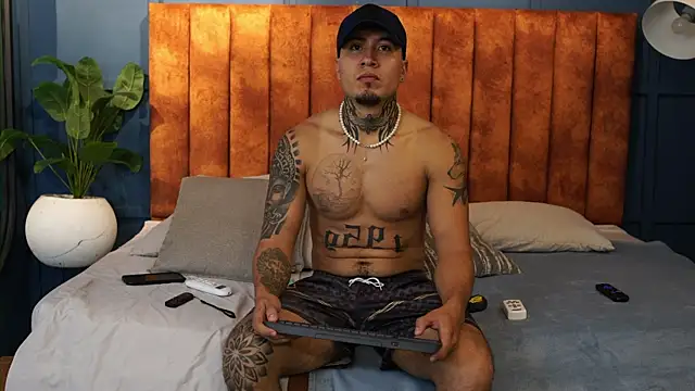 jhonywestt - JhonyWestt's free webcam - UK Sex Cams