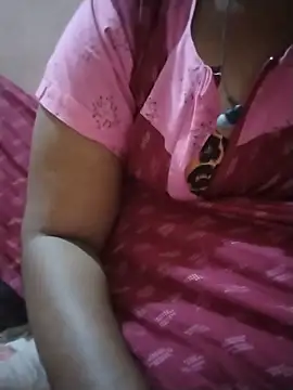 Tamilpriya757 webcam