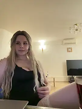 Viki_myr19 webcam