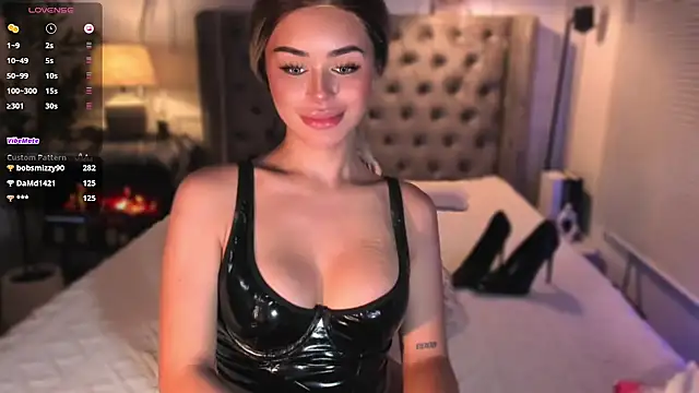 ParisianDoll webcam