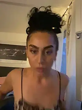 CurlyRouge's Live Sex Cam Show