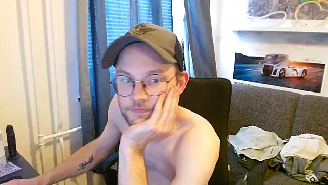 _whoisthatguy_ webcam