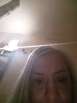 Julia20X live cam on StripChat